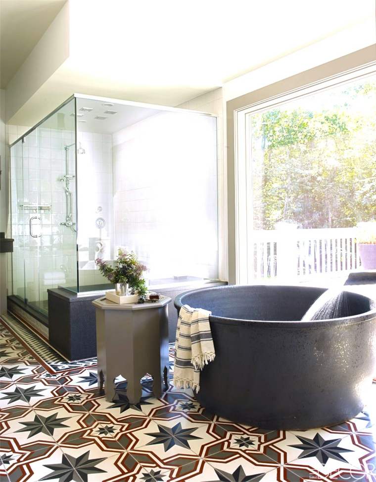 bath-tub-Moroccan-tiled-Moroccan