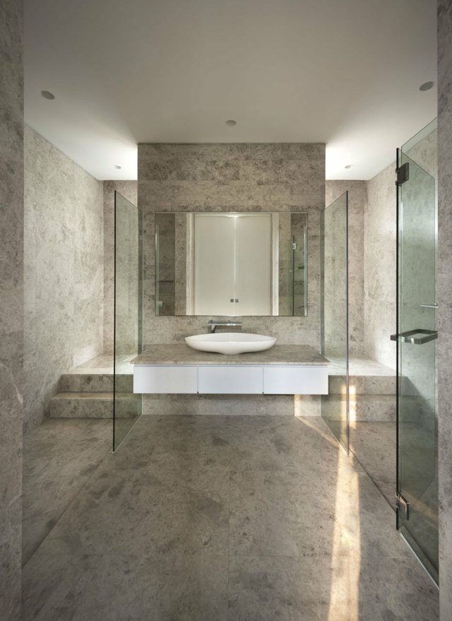 Zen minimalist bathroom