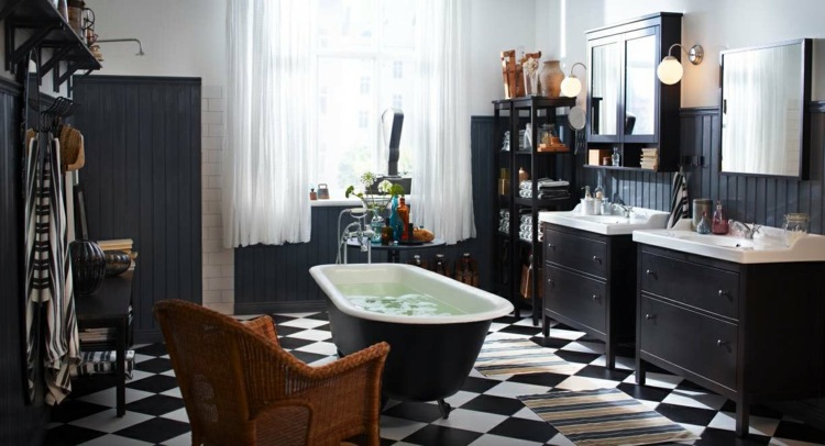 retro black and white bathroom