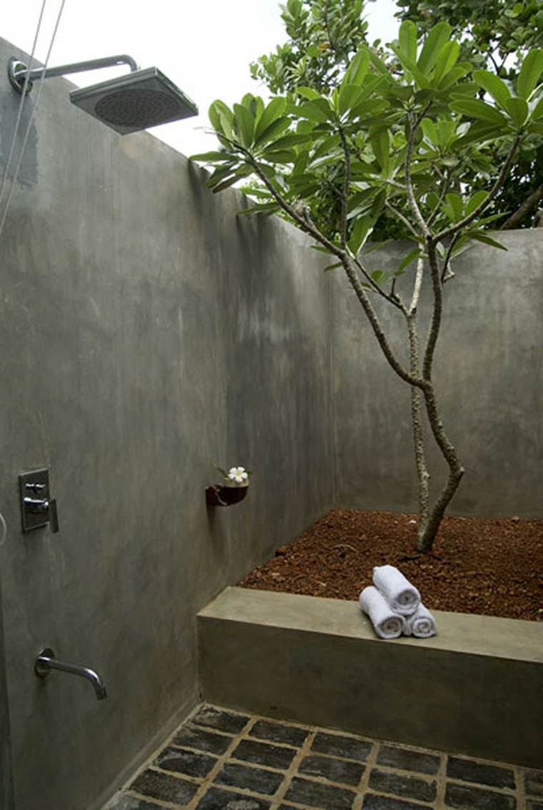 outdoor concrete bathroom