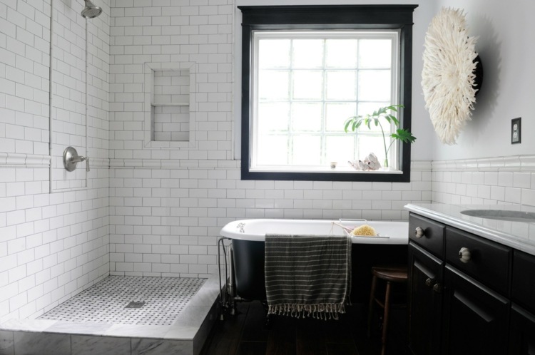 bathroom retro black white