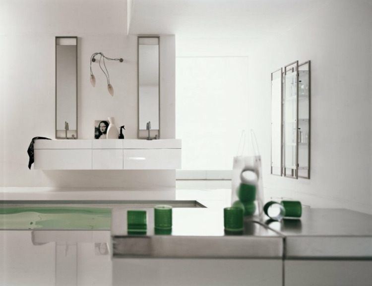 white bathroom decoration