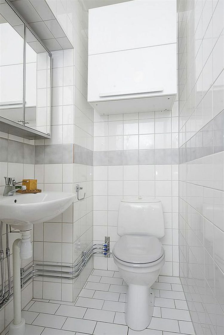 gray white bathroom