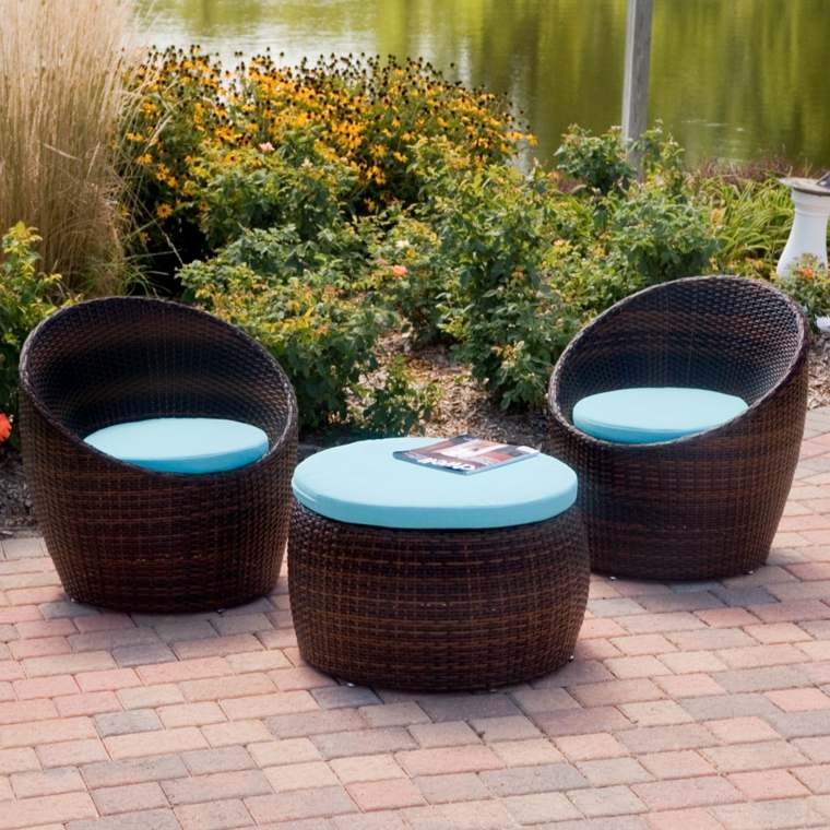 outdoor lounge chairs in modern resin cushion