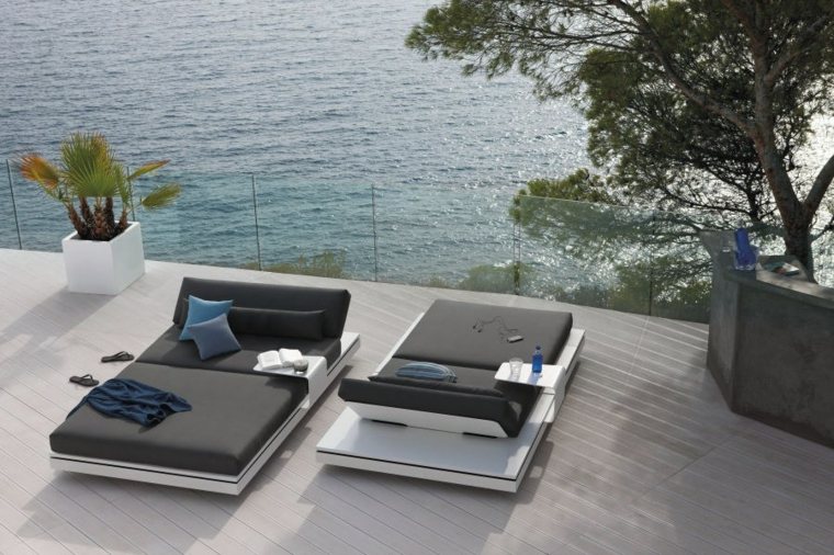 outdoor lounge chair design Elements collection by Manutti