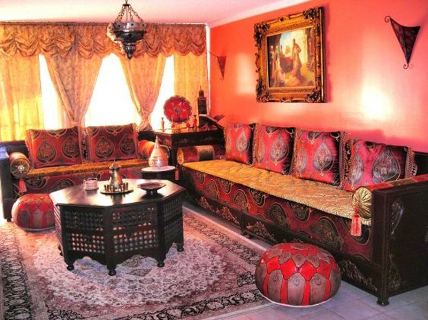 Moroccan living room design rich in textures