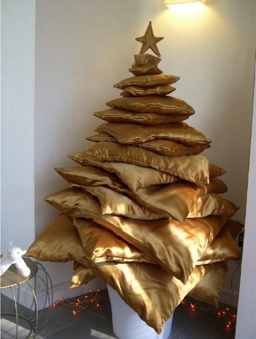 christmas tree golden cushions stacked with star