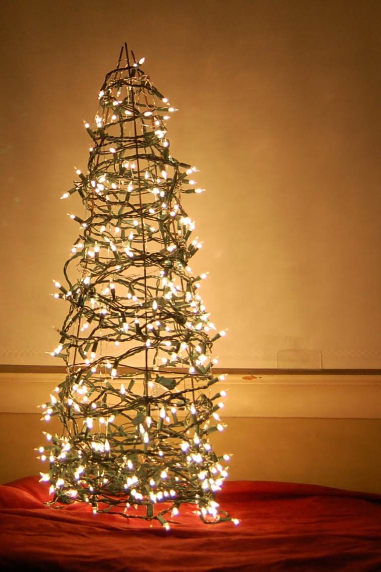 modern Christmas tree garlands