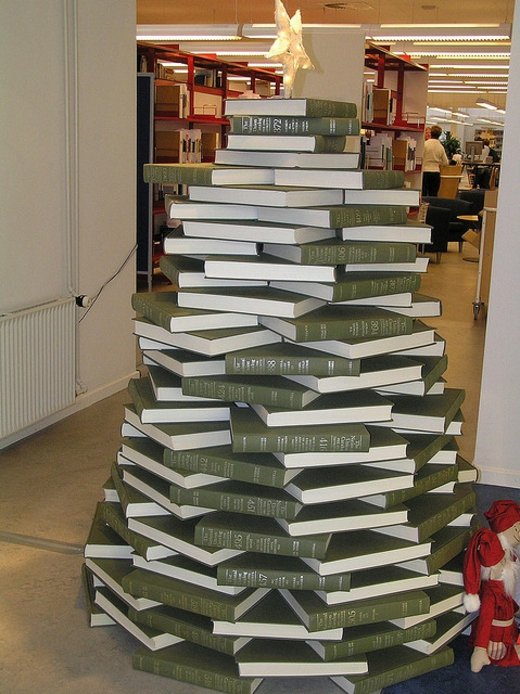 gran entree bibliotek bøger stakke overhæng stjerne