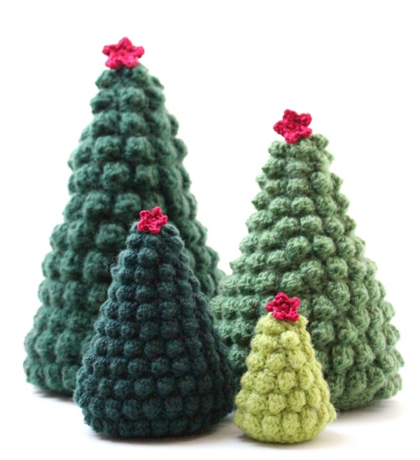 christmas tree with knitting