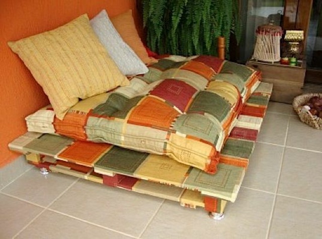 sofa-design-provençcal pallet wood