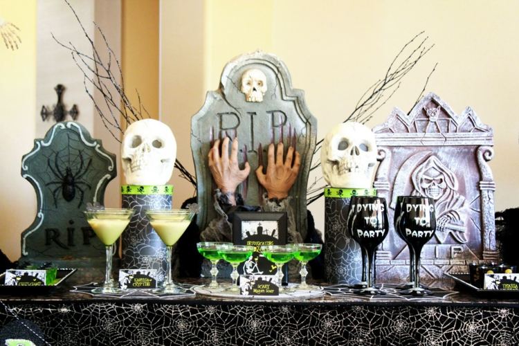 Halloween party deco table idea