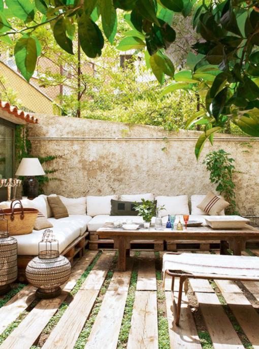 Mediterranean style outdoor area