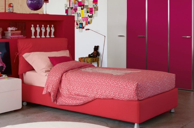 head-bed storage-room-girl-pink-shelves-statuttes