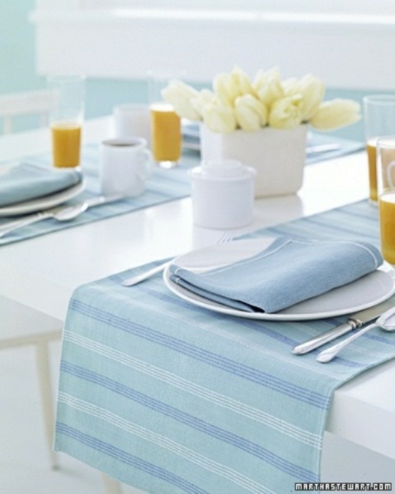 white blue table deco