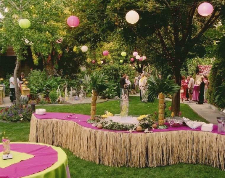 decoration table with palm fiber tahitian style