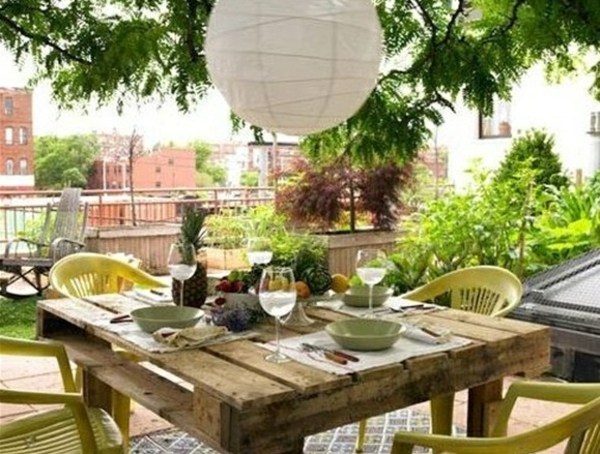 garden furniture arrangement wood garden table in wood pallets