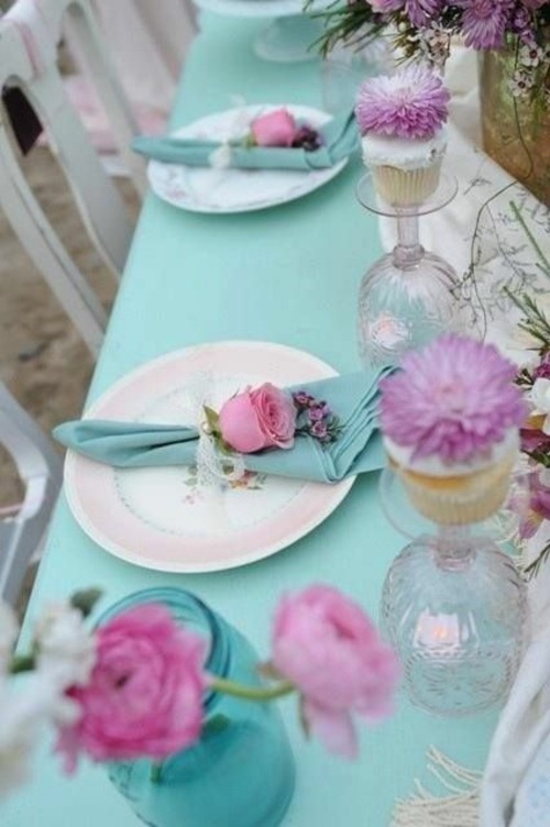 blue pink deco table