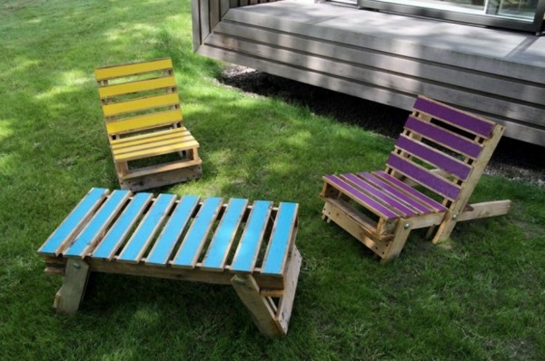 table two chairs made of recycled wood