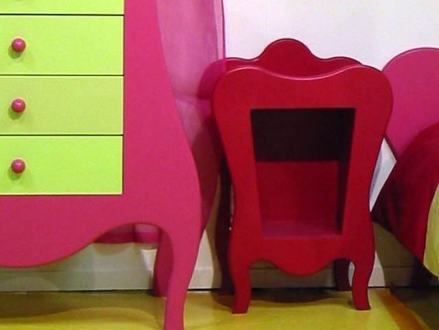 Mathy red room child table