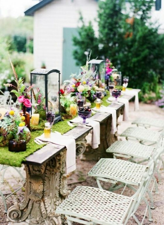 outdoor table deco flowers