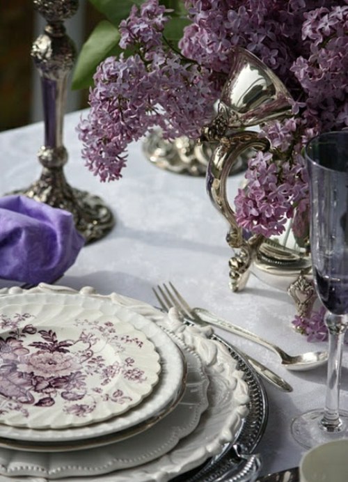 interesting wedding deco table