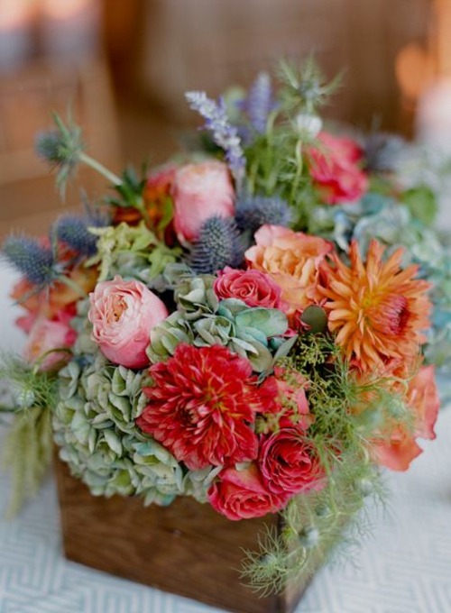 wedding table flowers summer