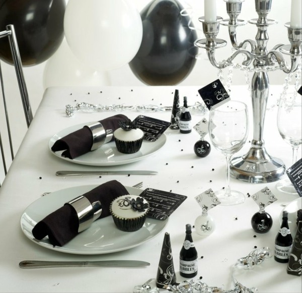 wedding minimalist decoration table black and white candles