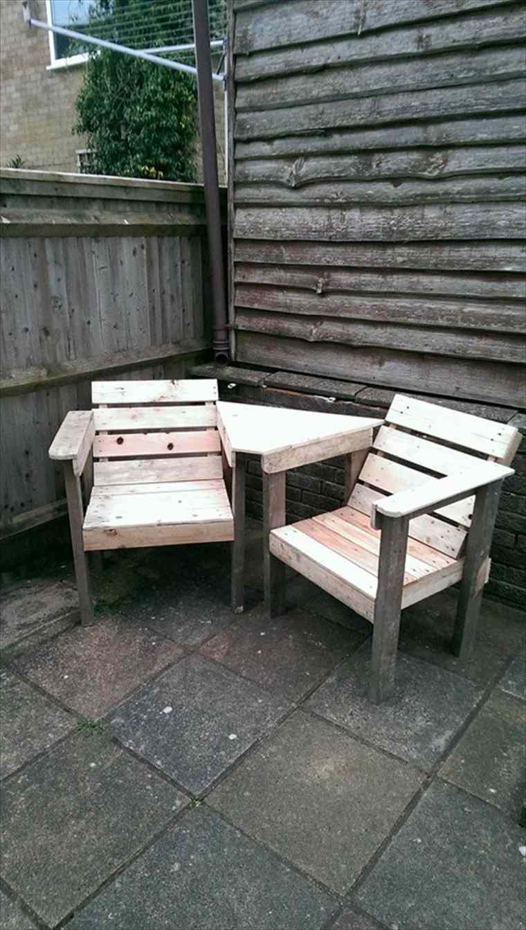 wooden pallet chair