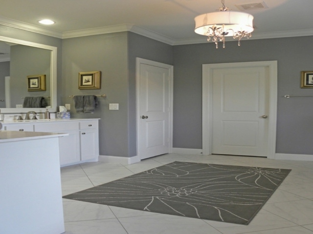 patterned gray bath rug