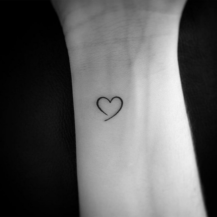 tattoo-heart wrist tattoo-great-idea