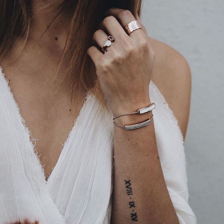 tattoo-digit-Roman-arm-wife