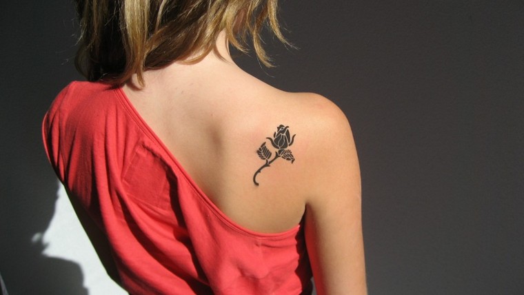 tattoo-shoulder-tattoo-woman-flower