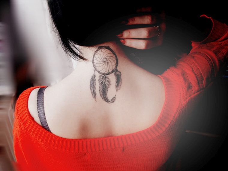 tattoo-woman-neck-sensor-dreams