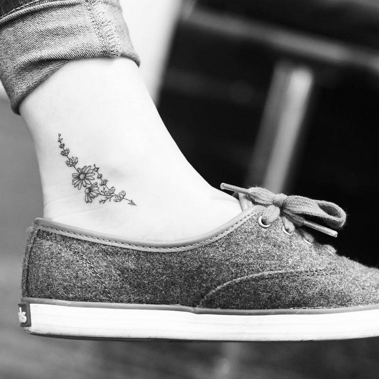 tatouge-flower-tattoo-woman Ankle-small