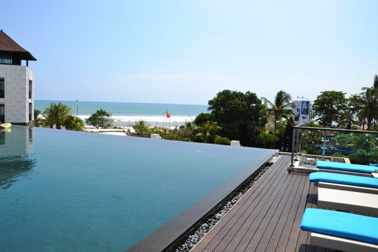 terrace with modern deco pool