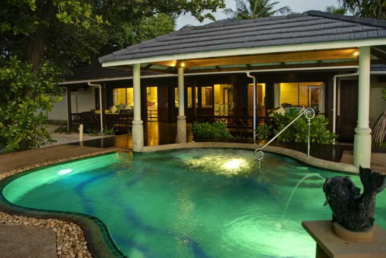 terrace with pool deco statue