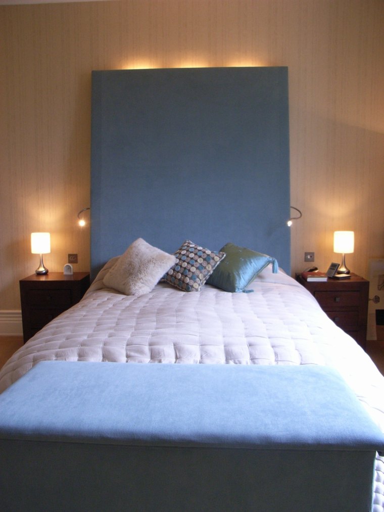 lighting bedroom idea bed cushion deco headboard blue fixture lamp
