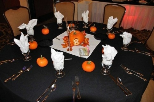 allsaint deco wedding orange pumpkin round table