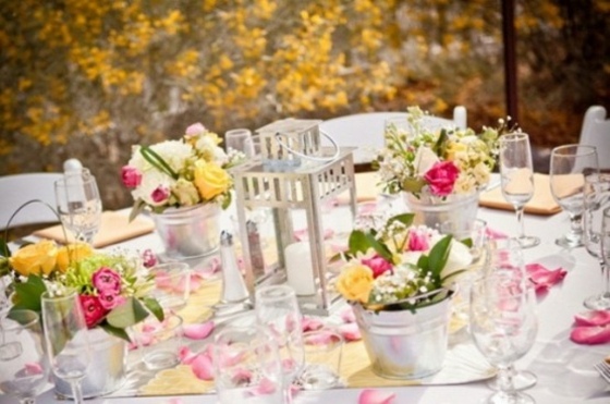 pink deco table