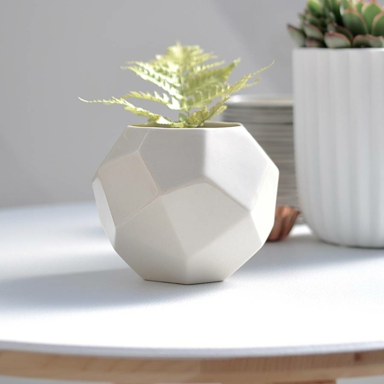 hvit vase interiørdesign deco blomster