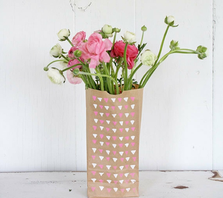 dekorativna vaza v obliki papirne vrečke
