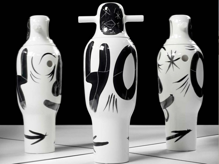 vase-black-showtime-vase-in-china-bd-barcelona-design