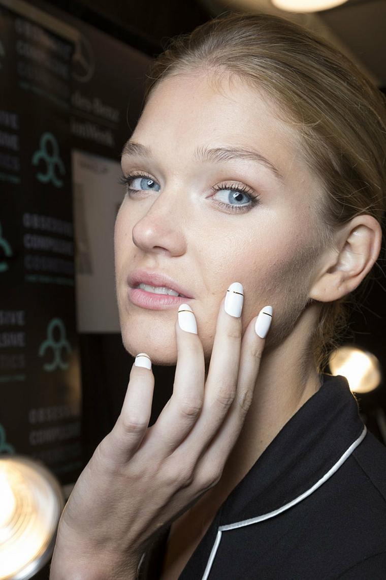 trend nails 2015 white varnish manicure