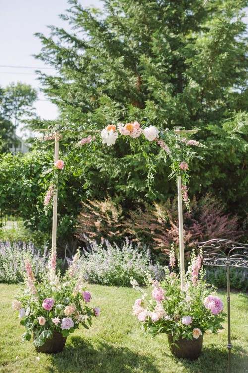 garden view arch simple wedding