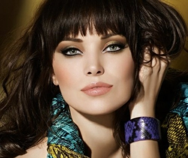 trendy makeup light eyes dark hair soft and natural