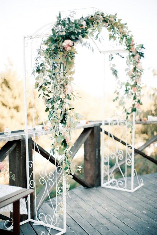 zoom white wedding arch