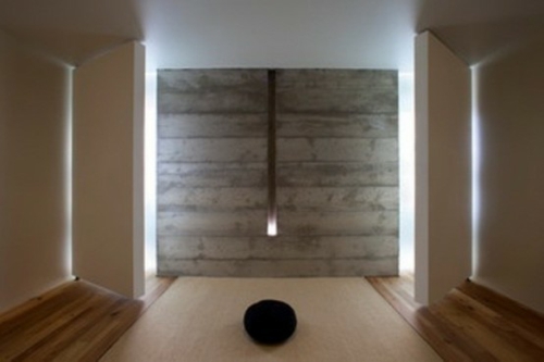 zoom meditation minimalist room